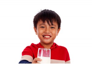 boy-getting-calcium-by-drinking-milk_M1l1GSDO